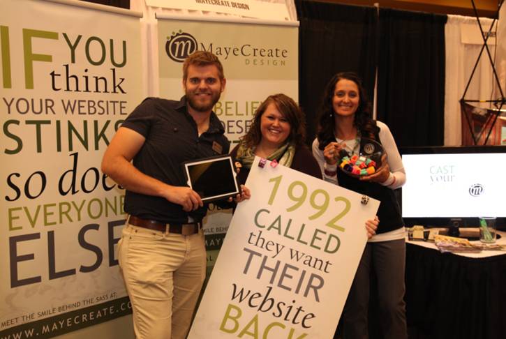 Be inviting to attract people to your booth and be kind while interacting with potential clients. 